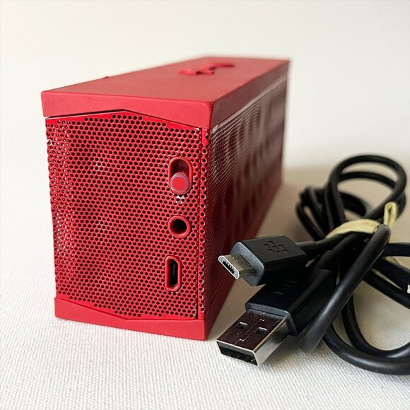 Jawbone Jambox Wireless Bluetooth Speaker Red with Charging Cable - Picture 2 of 4